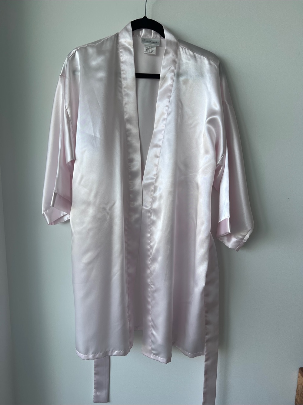 Gloria Vanderbilt Light Pink Satin Kimono-Style Robe